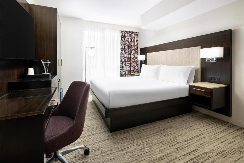 King Room image 3