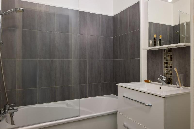 Twin Studio Apartment image 3