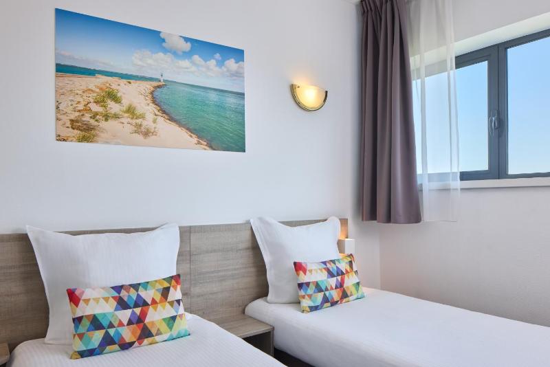 Twin Studio Apartment image 2