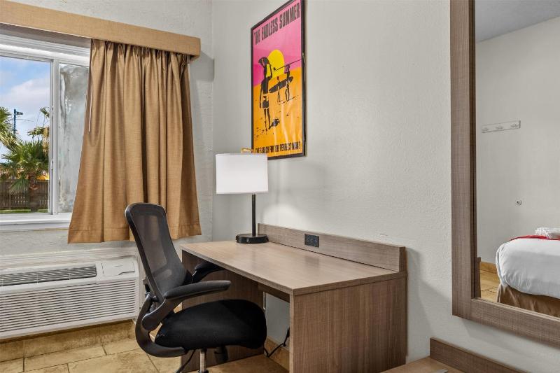 Ramada by Wyndham & Suites South Padre Island At the Beach - image 25
