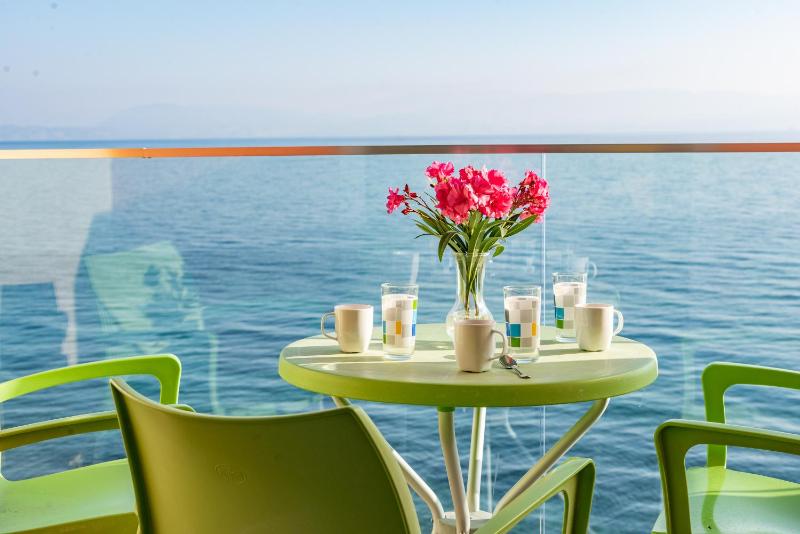 Twin Room with Sea View image 1