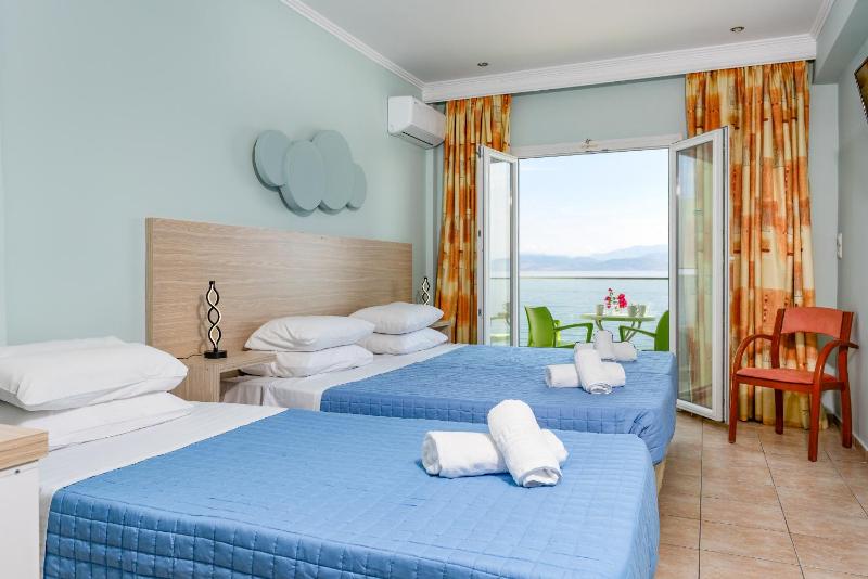 Twin Room with Sea View image 3