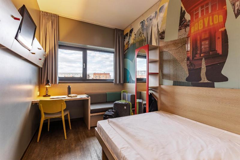 Single Room image 1