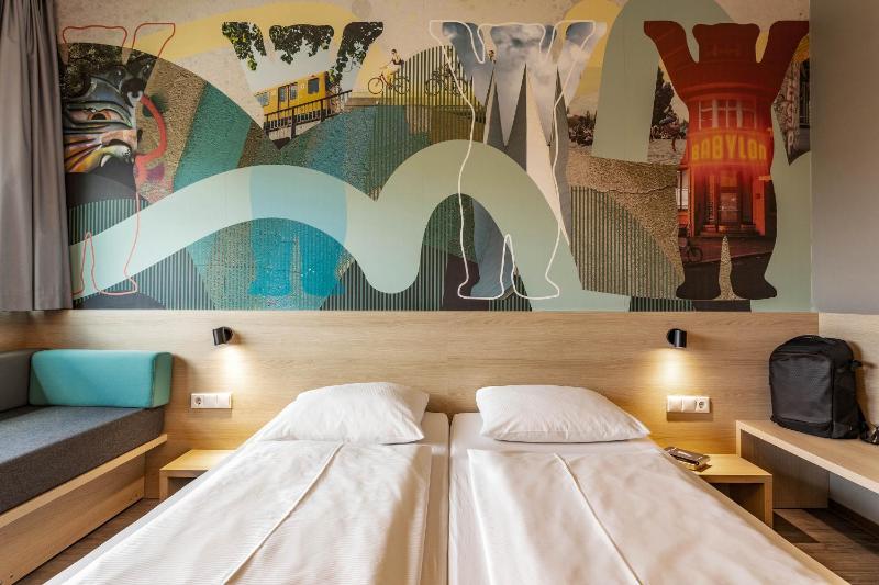 Double Room for Single Use image 3