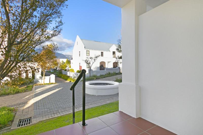 Winelands Golf Lodges 37 - image 10