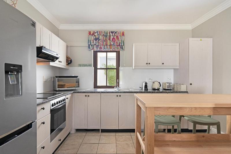 Winelands Golf Lodges 38 - image 12