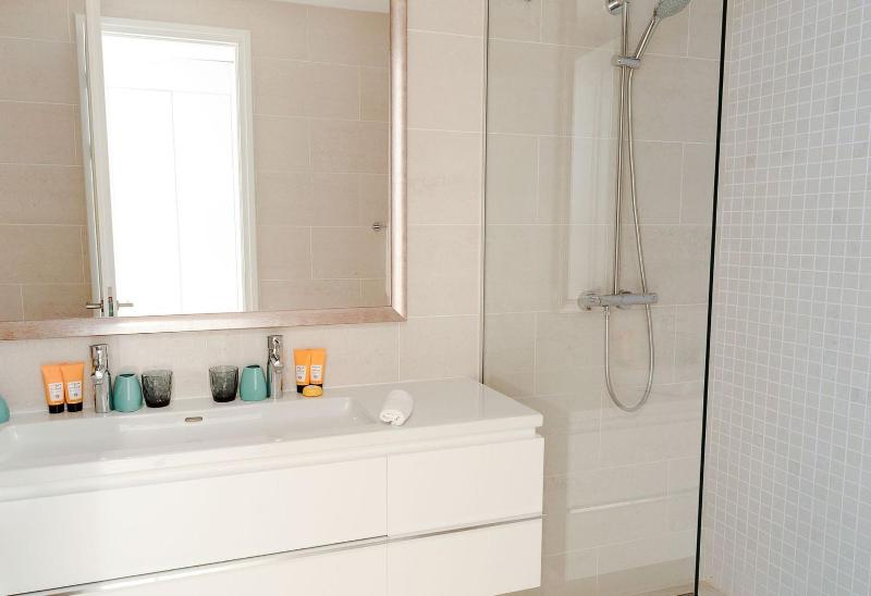 One Bedroom Residence Sea View image 2