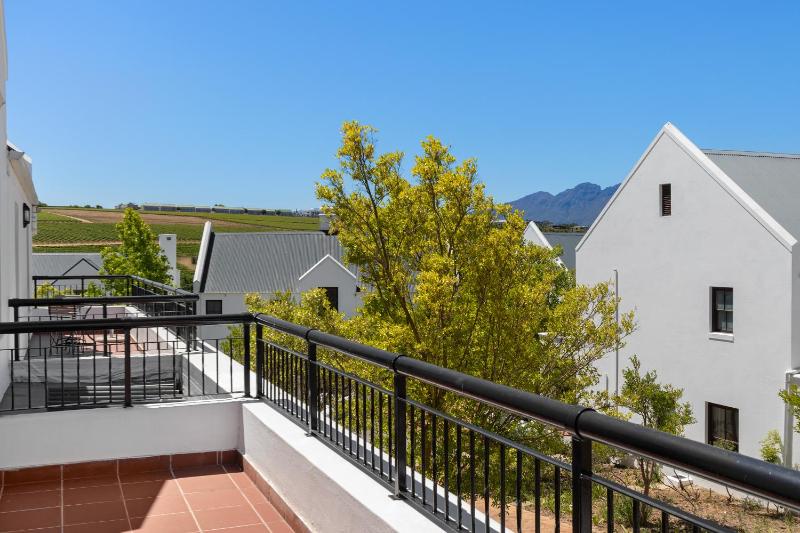 Winelands Golf Lodges 40 - image 3
