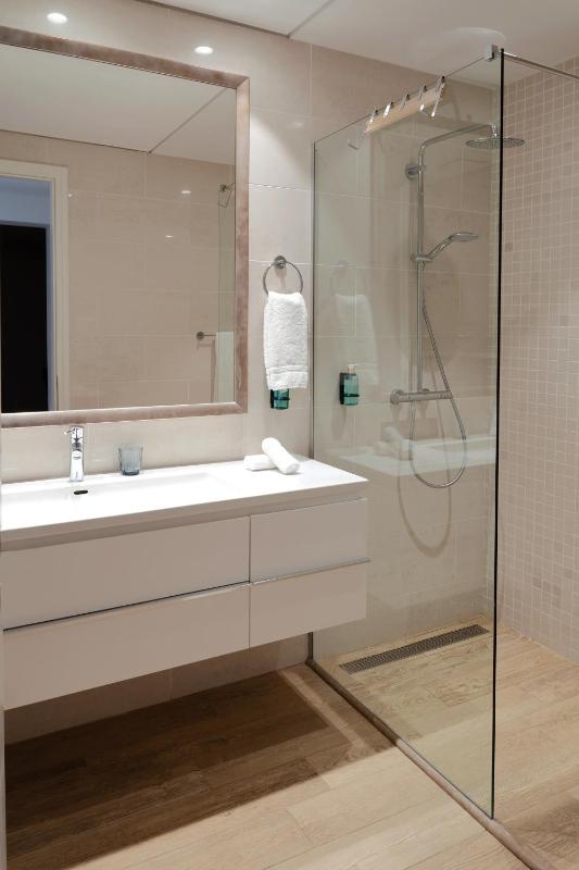 Three Bedroom Residence Sea View image 2