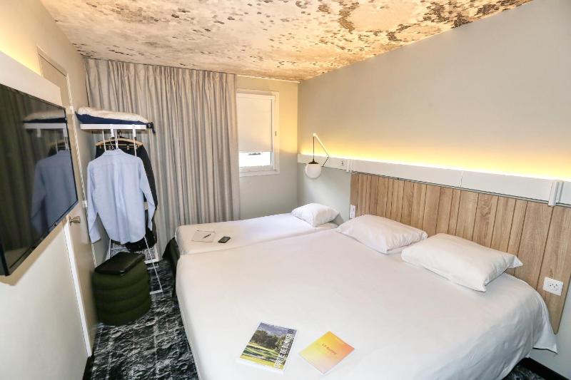 Standard Triple Room image 3
