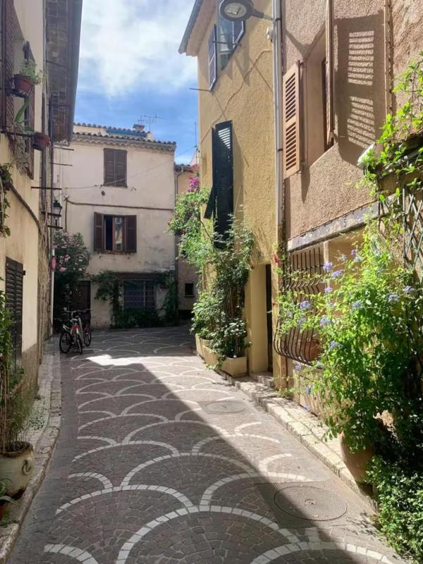 Le Karlstrom - Charmante maison au coeur du Viel Antibes - image 6