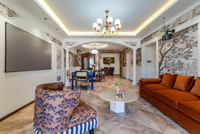 Aixin Mountain City Zhijiang Homestay - image 8