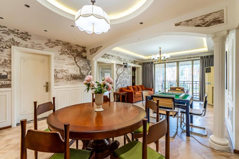 Aixin Mountain City Zhijiang Homestay - image 37