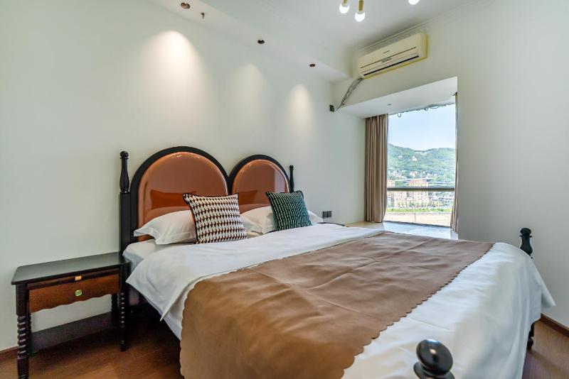 Aixin Mountain City Zhijiang Homestay - image 29