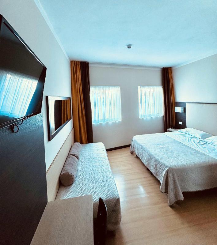 Double Room image 4
