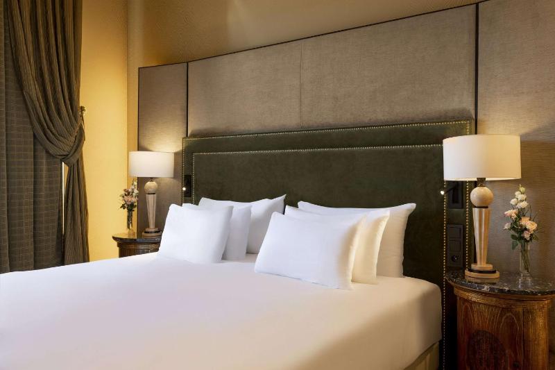 Premium XL Double or Twin Room image 3