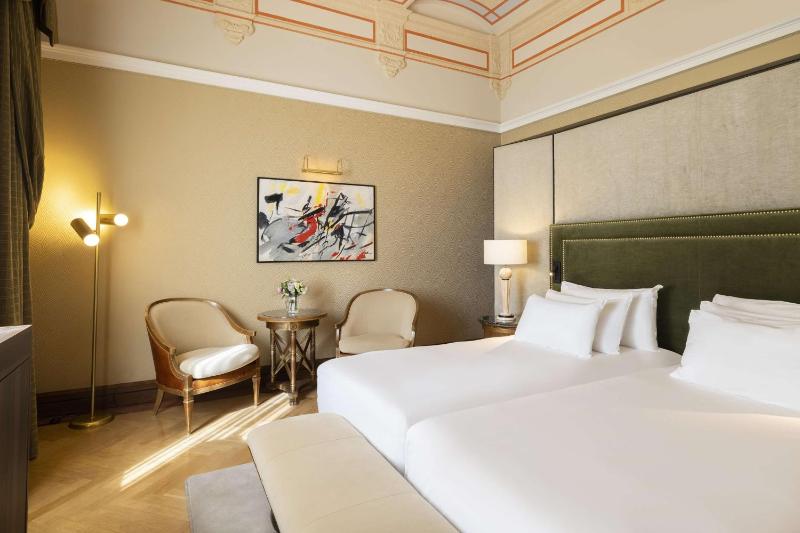 Junior Suite image 1