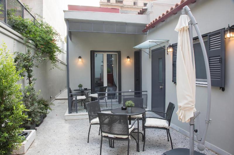 Apartment with Garden View image 3