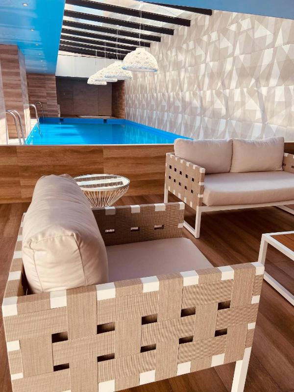 Beautiful apt-balcony in La Carolina 70 QLED TV - image 2