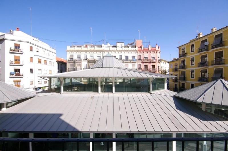 Two-Bedroom Apartment with Balcony image 1