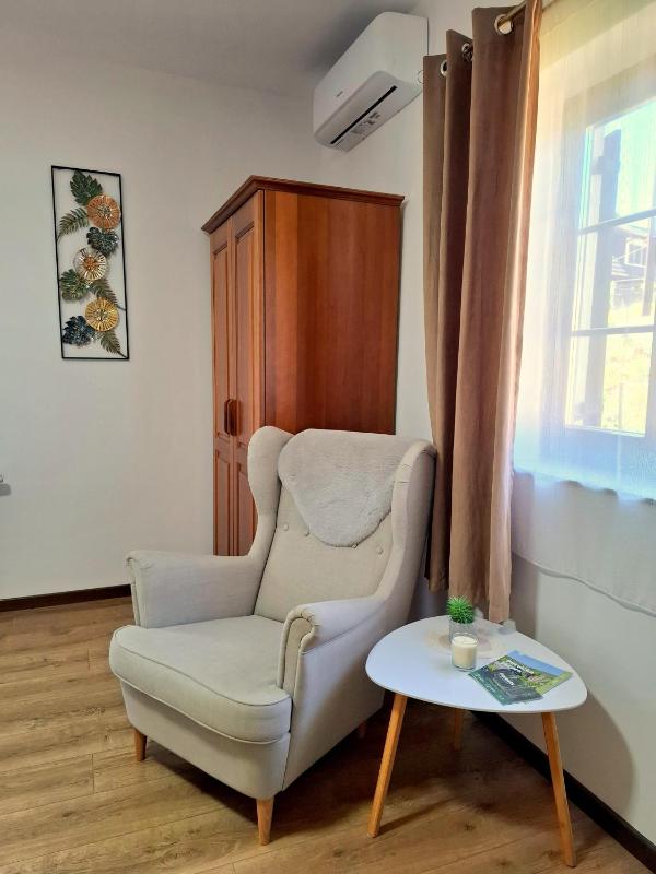 Double Room image 3