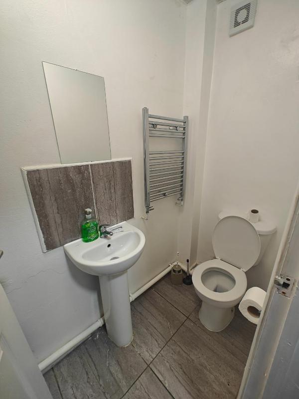 Standard Twin Room image 2