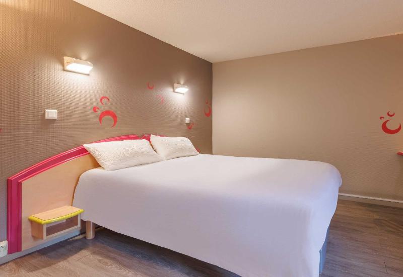 Economy Double Room - Indoor view  image 4