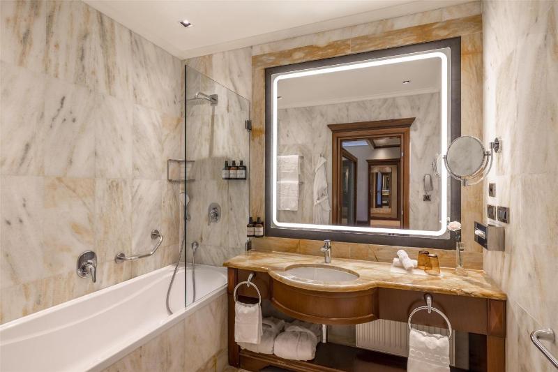 Junior Suite image 3