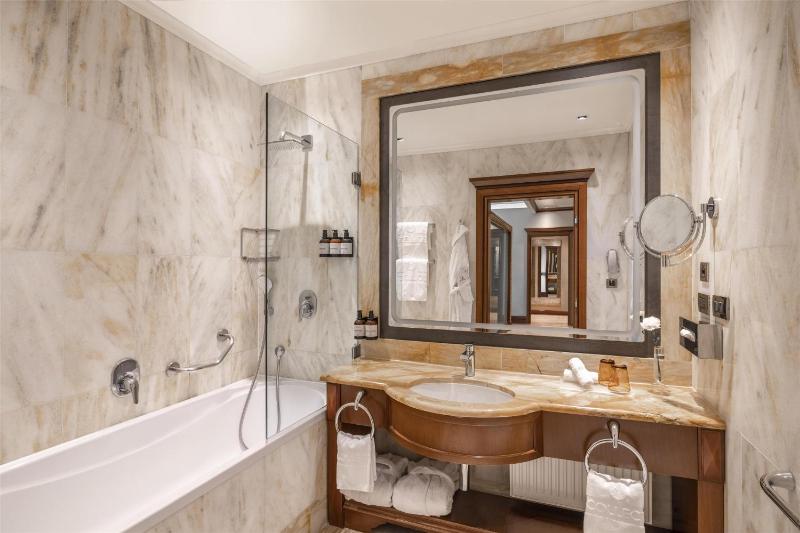 Junior Suite image 4