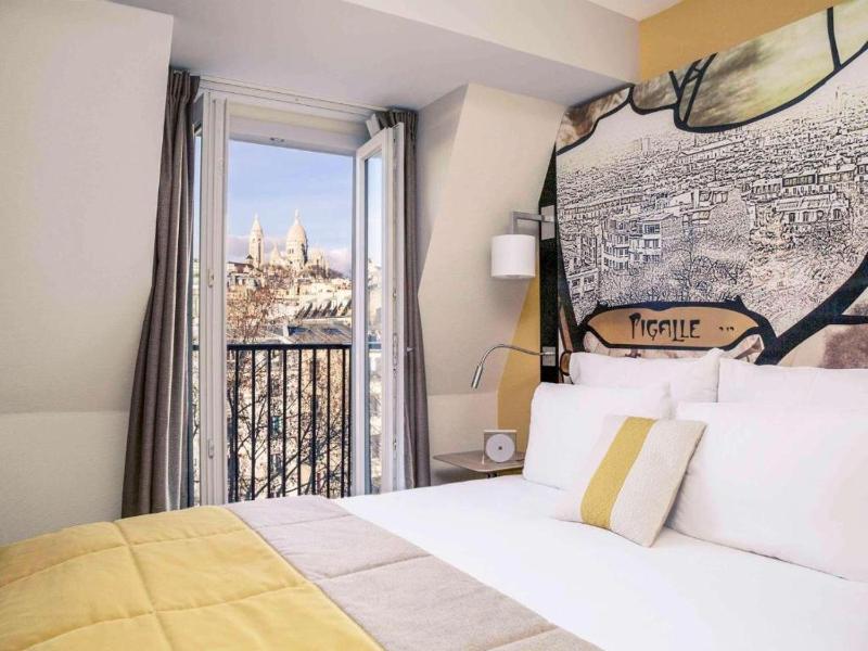 Privilege Room with Balcony image 2