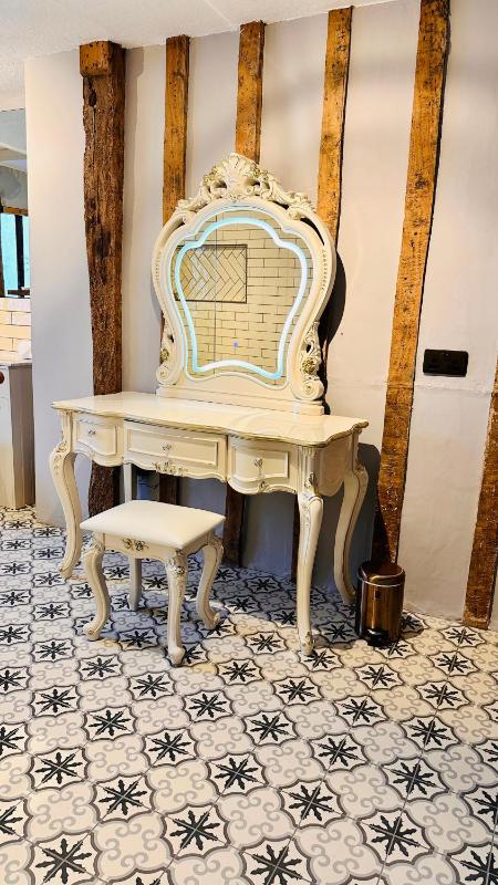 King Suite image 3