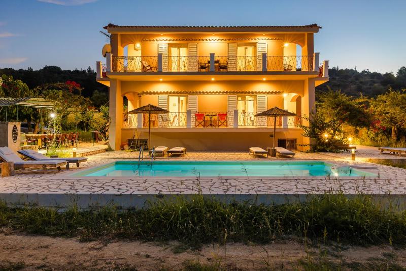Villa - Beach Front image 1