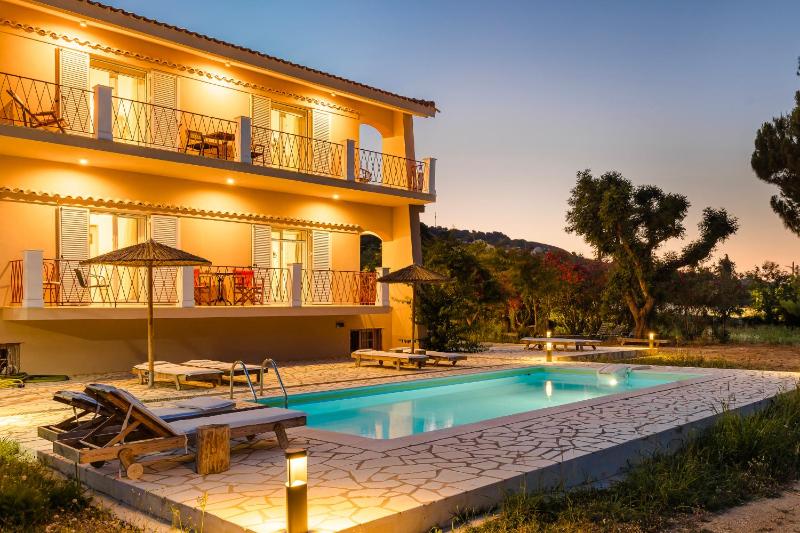 Three-Bedroom Villa image 4