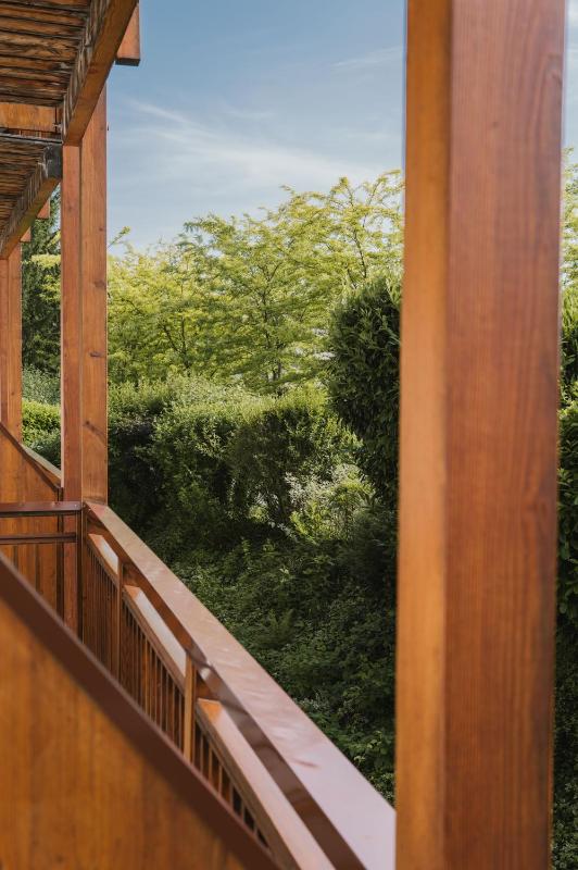 Double Room with Balcony image 2