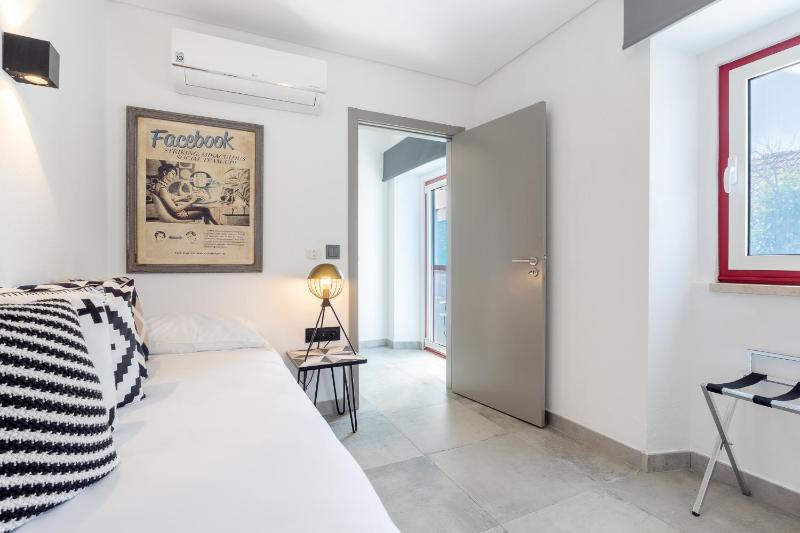 Two-Bedroom House image 3
