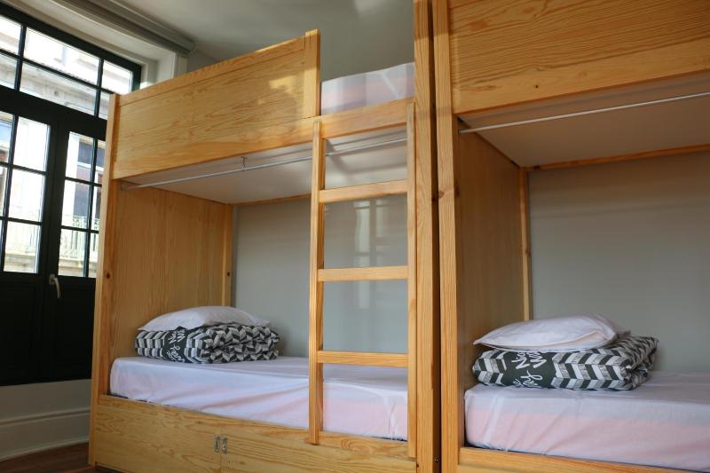 Bed in 6-Bed Dormitory Room image 4