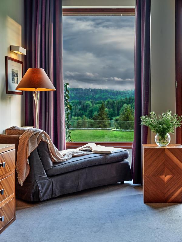 Executive Twin Room image 3