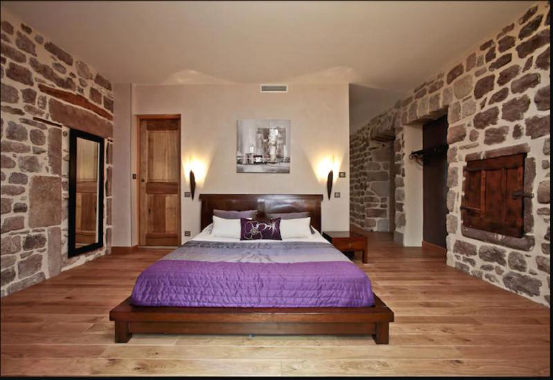 Suite with Garden View image 2
