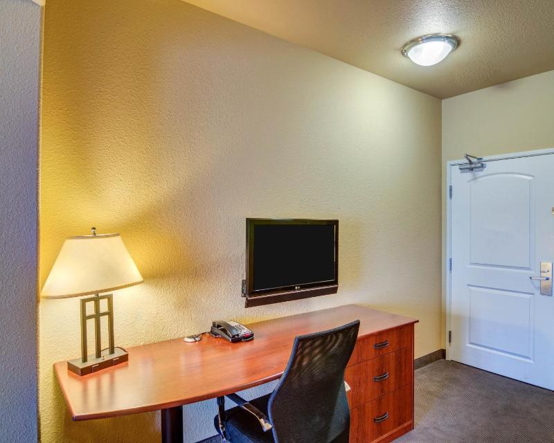 Queen Suite image 2