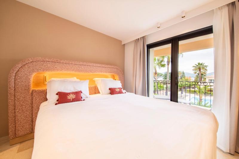 Deluxe Suite image 4