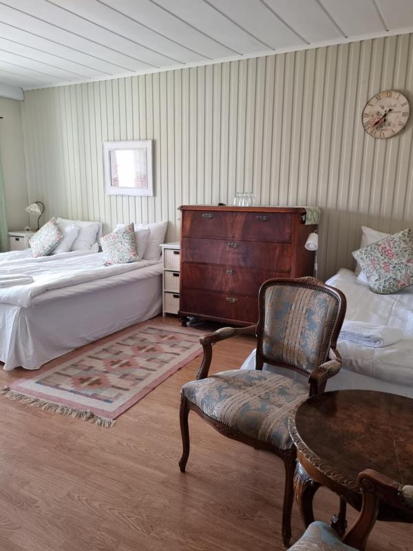 Family Room image 1