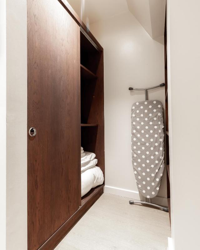 One-Bedroom Apartment image 2