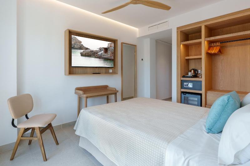 Single Room with Balcony image 1
