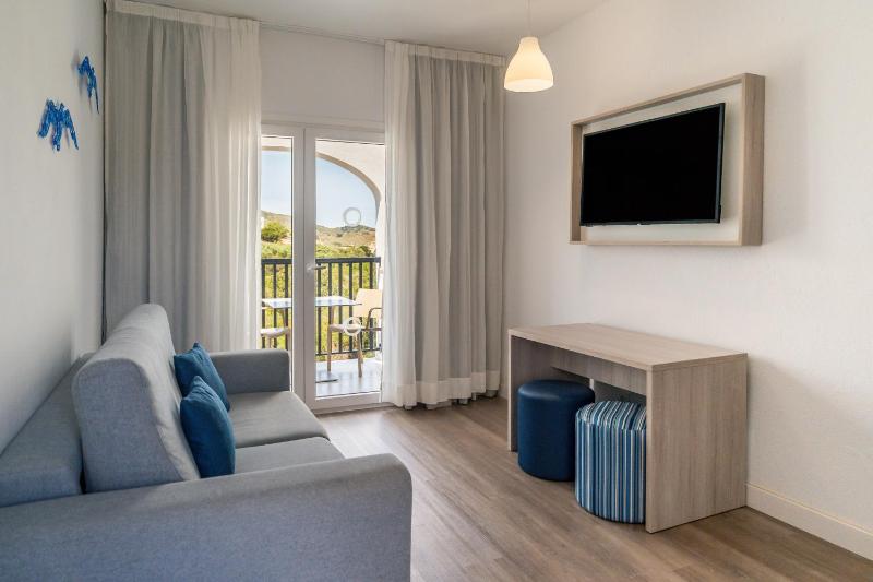 Superior One-Bedroom Apartment Priority Location - Club image 1