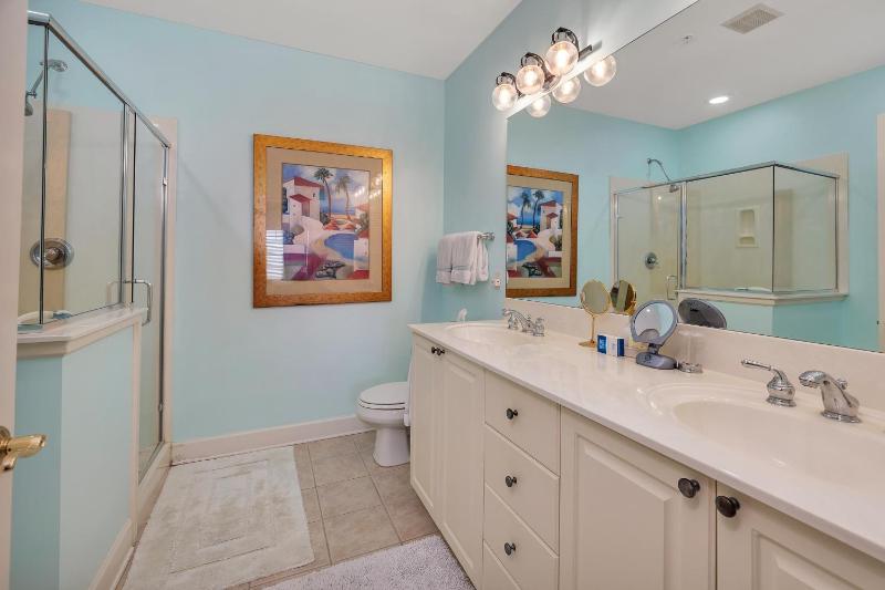 Windward Point 210 - image 25