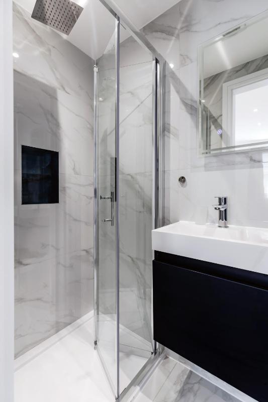 Triple Room with Shower image 2