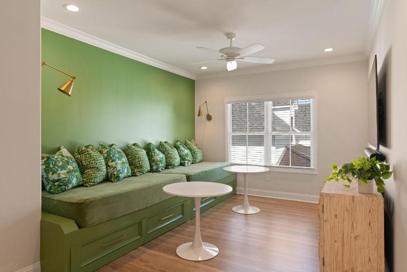 23 Orchard Rd - image 8