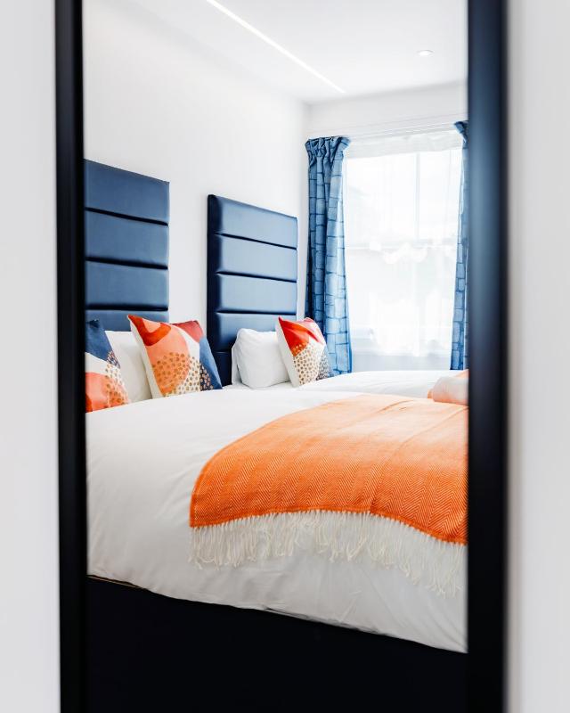 Triple Room with Shower image 4