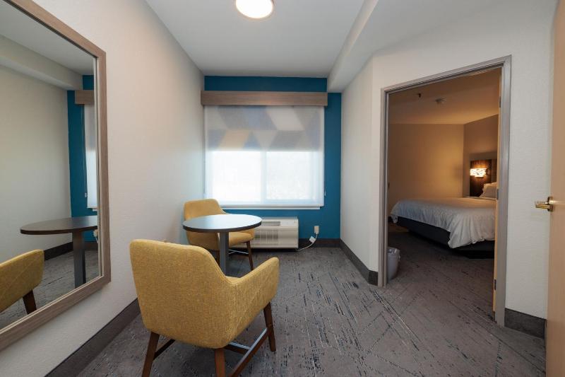 King Suite with Spa Bath image 4