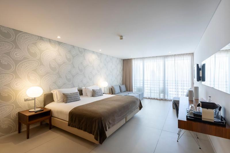 Standard Double or Twin Room image 1